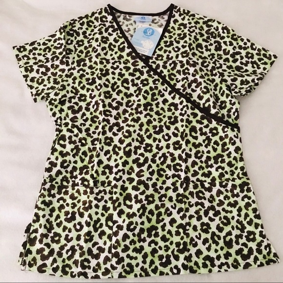 Simply Basic Green Leopard Print Scrub Top [S] - Picture 1 of 2
